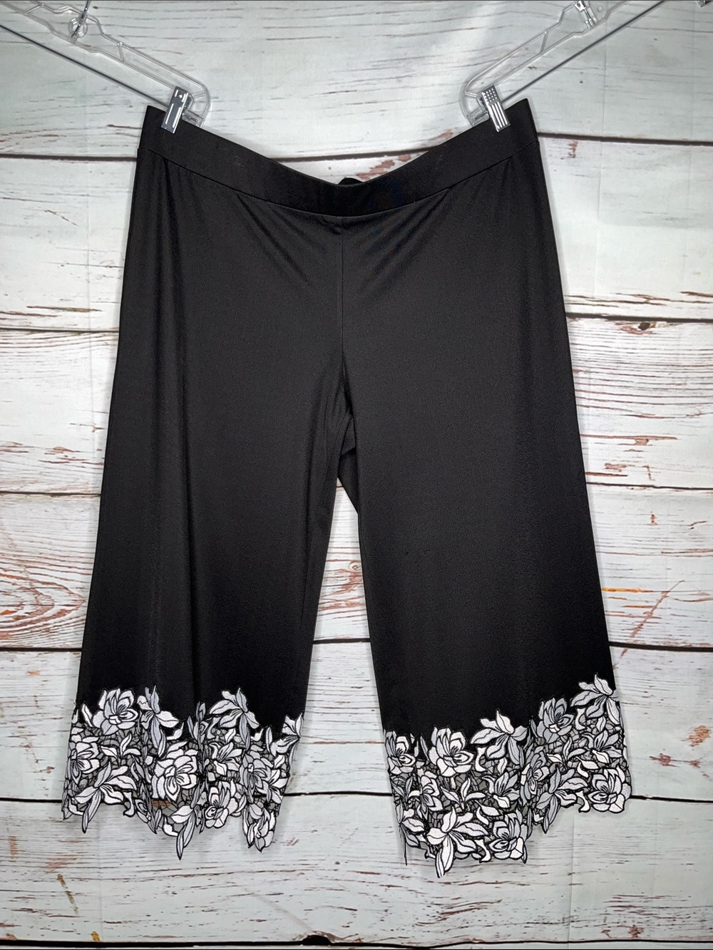 Isaac Mizrahi Live! Size XL Black - White Floral Lace Pull On Wide Leg Pants